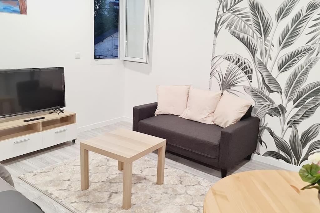 Appartement Tres Lumineux Et Calme. Севран Екстериор снимка