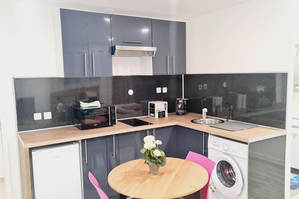 Appartement Tres Lumineux Et Calme. Севран Екстериор снимка